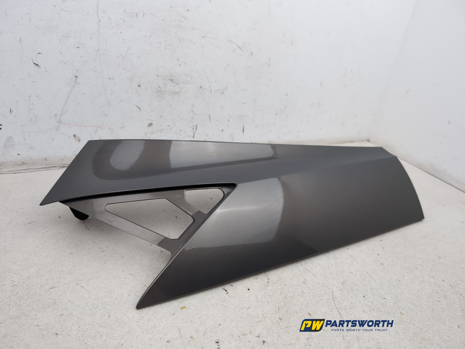 Moulding Quarter Panel RH 2