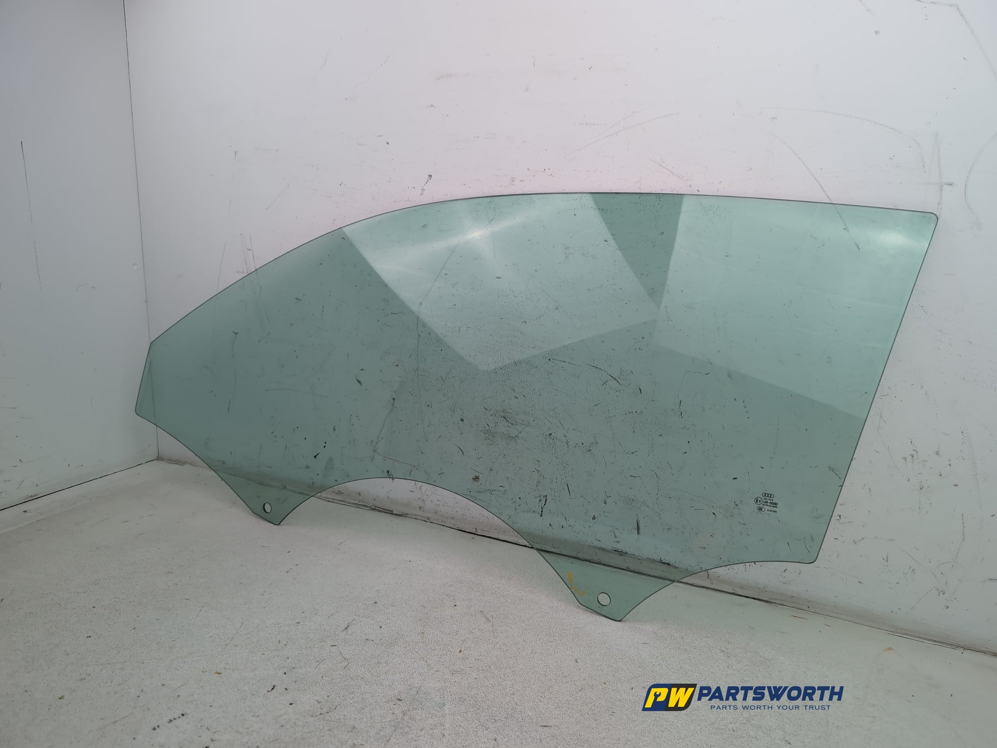 Door Glass Front LH 2