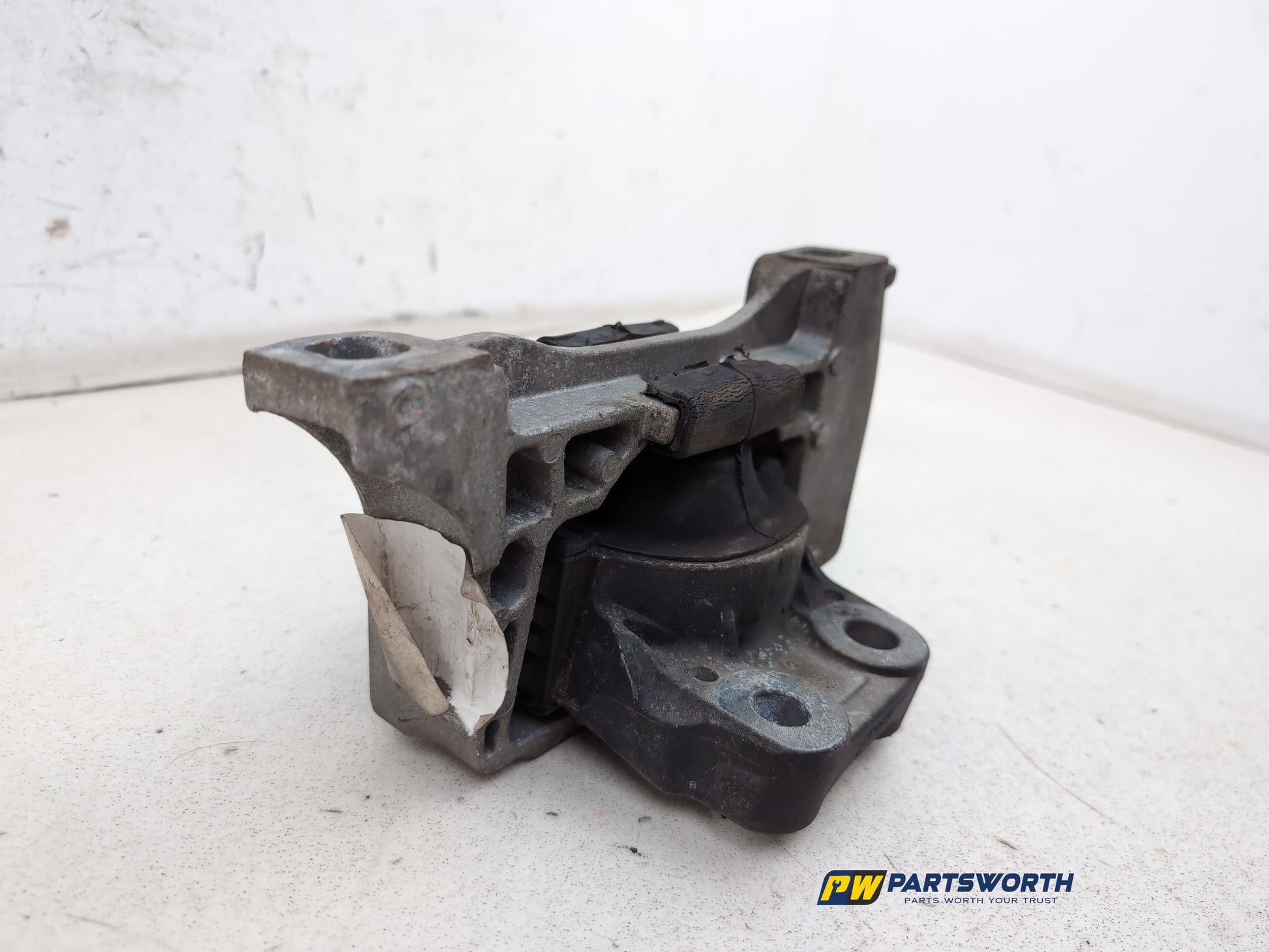 Engine Mounting Bracket 2