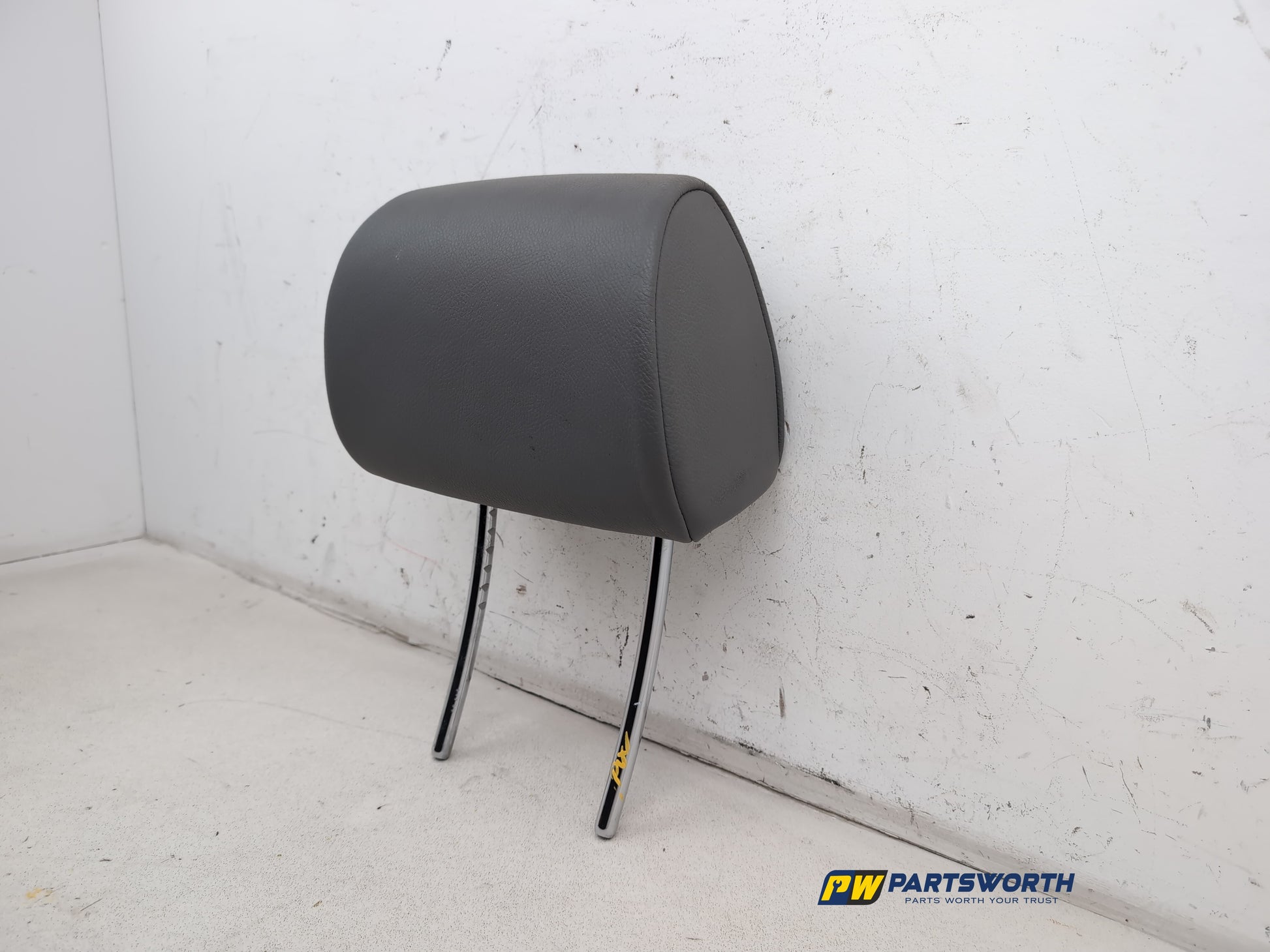 Headrest Front RH 2