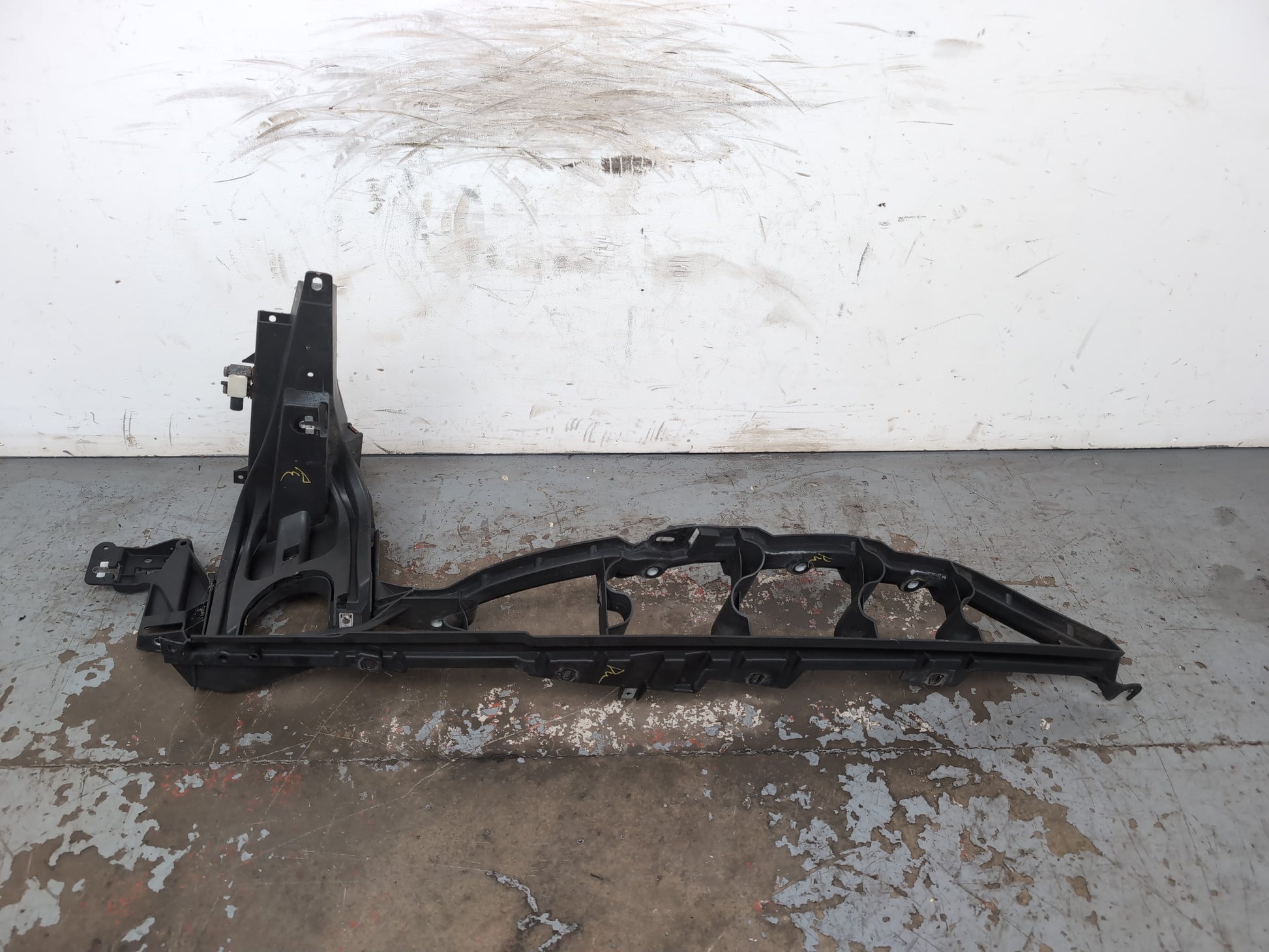 Headlamp Panel Support Bracket RH 2