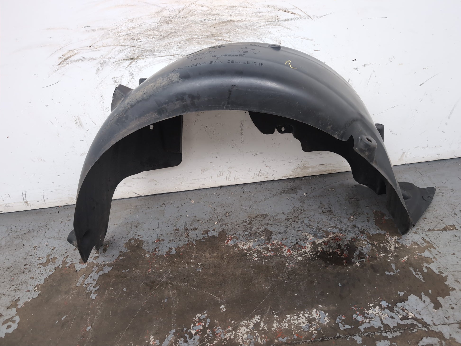 Moulding Wheel Arch Rear LH 2
