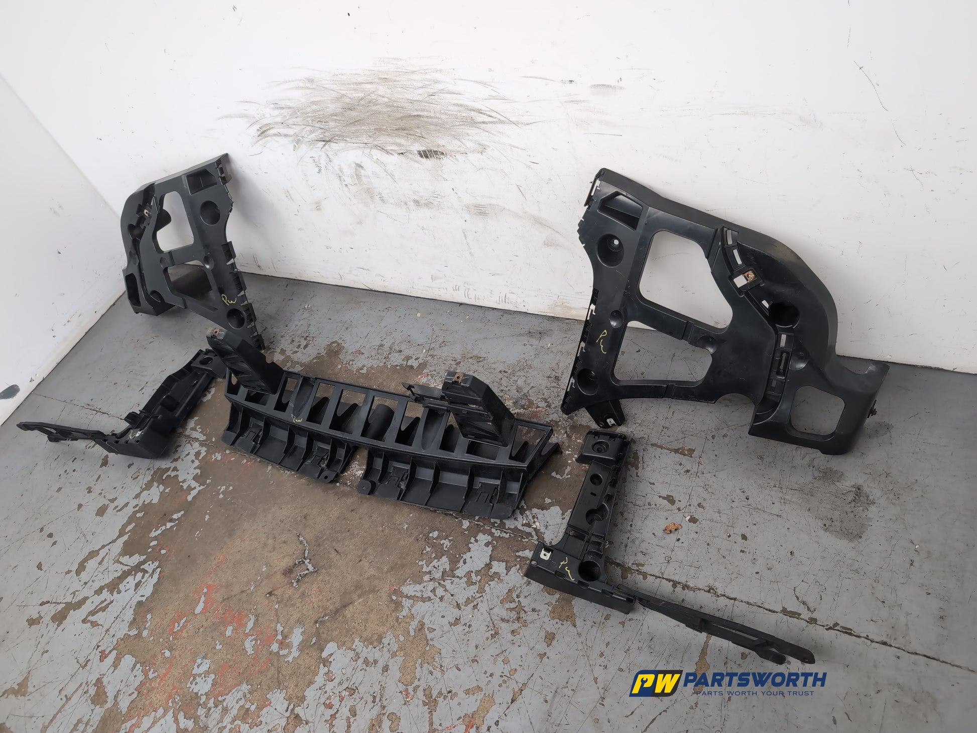 Bumper Rear Bracket LH 2
