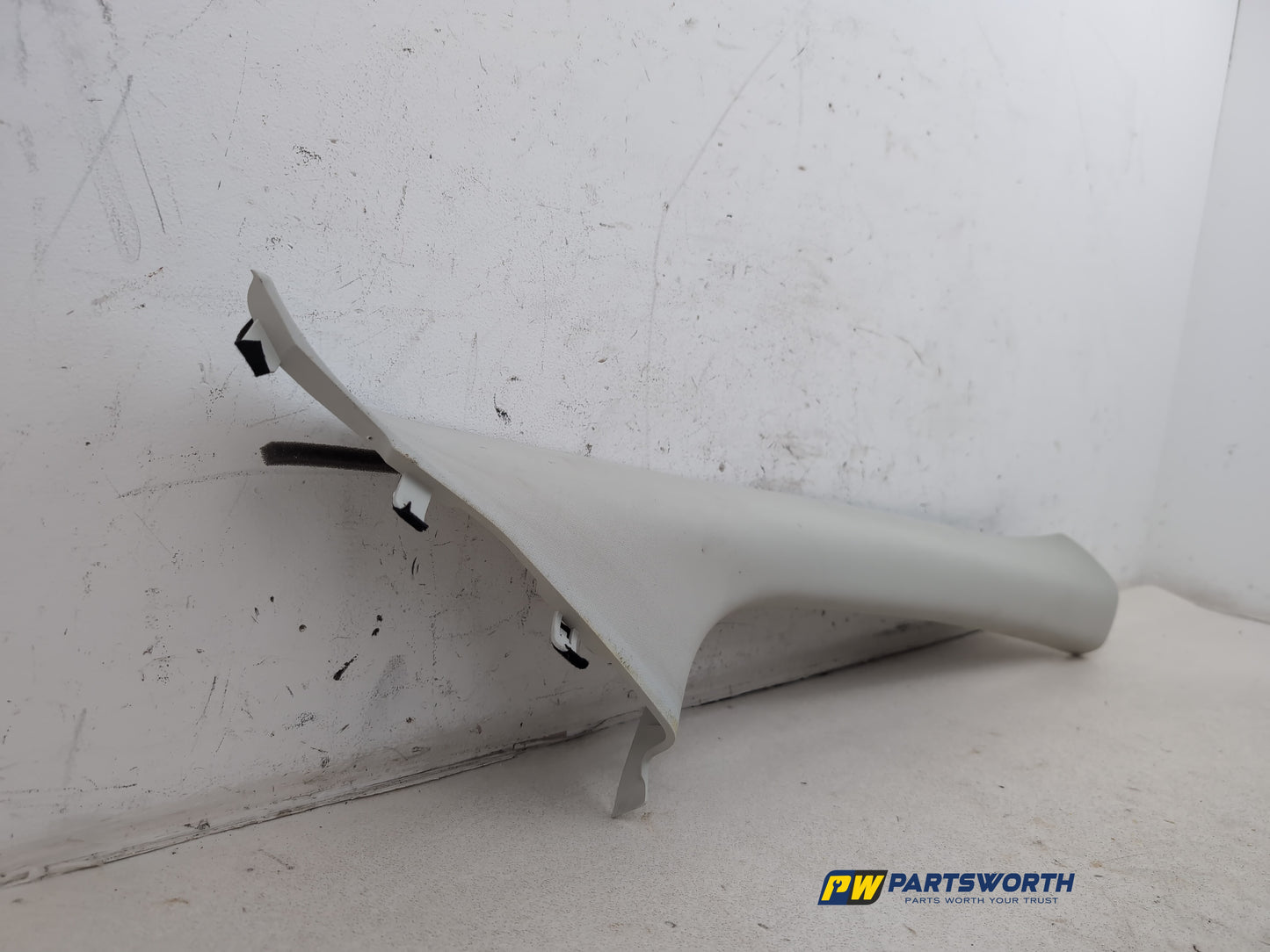 RH A Pillar Trim  2