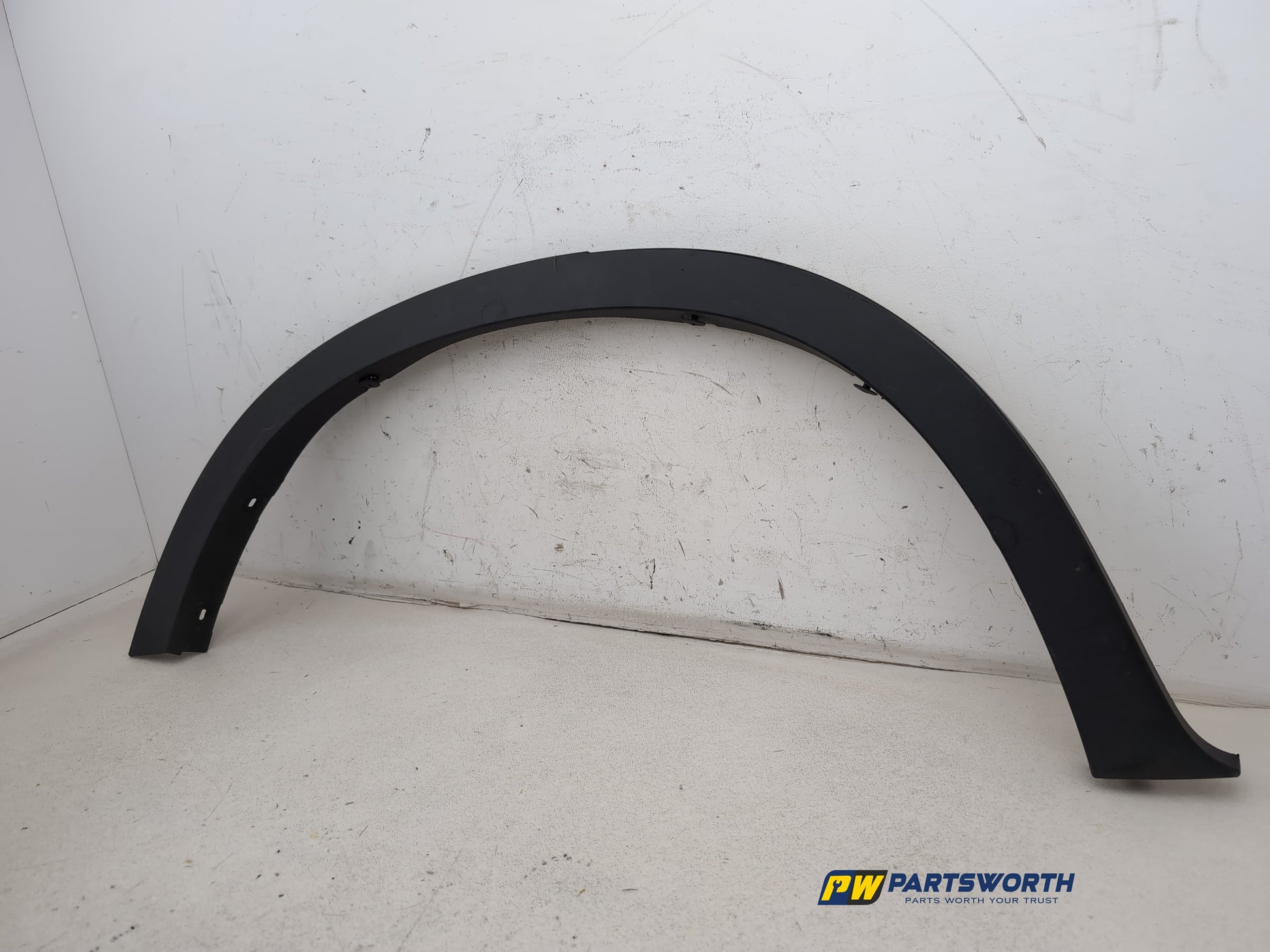 Moulding Wheel Arch Rear RH 2