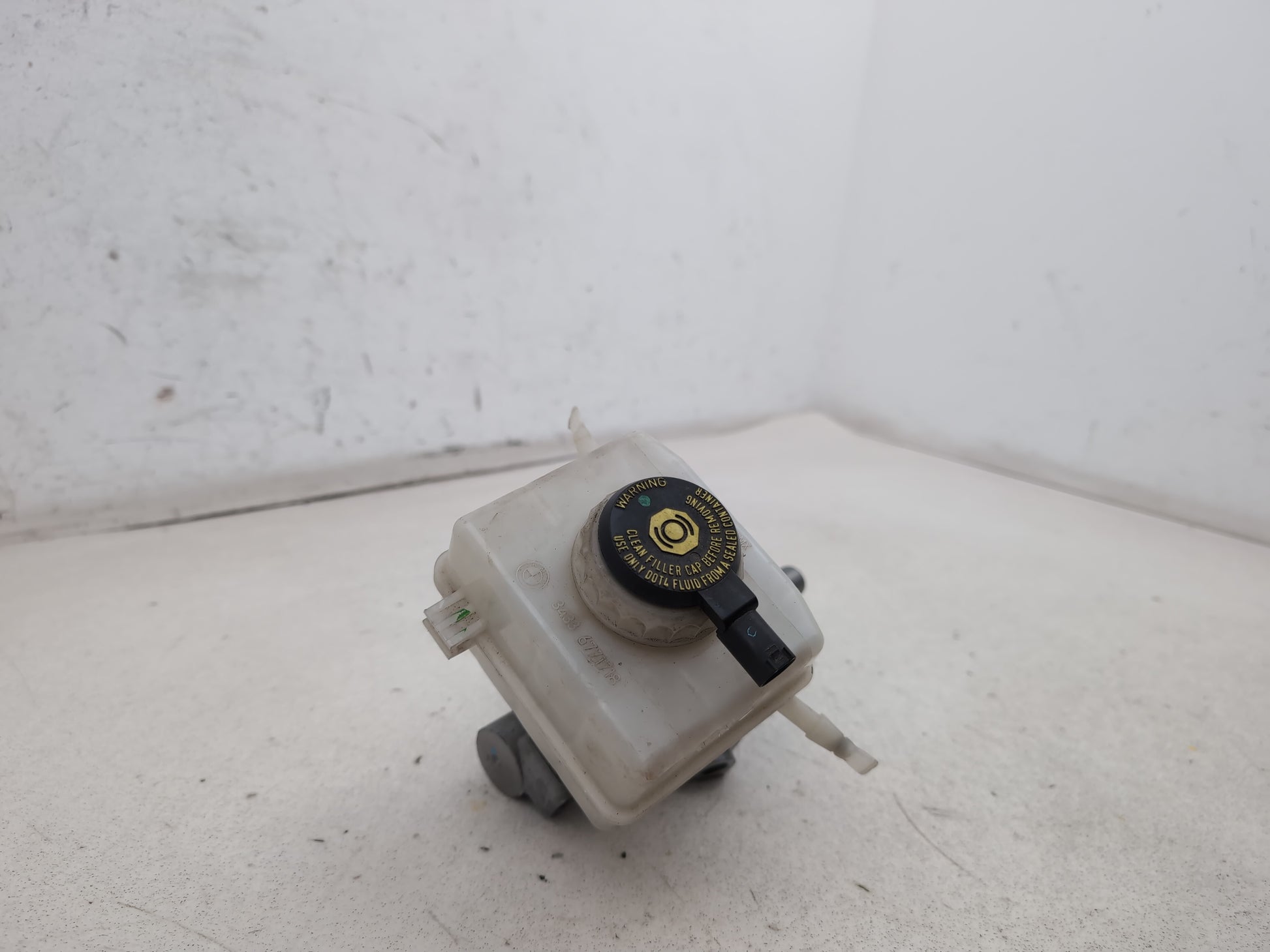 Brake Master Cylinder Assembly 2