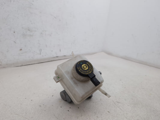 Brake Master Cylinder Assembly 2