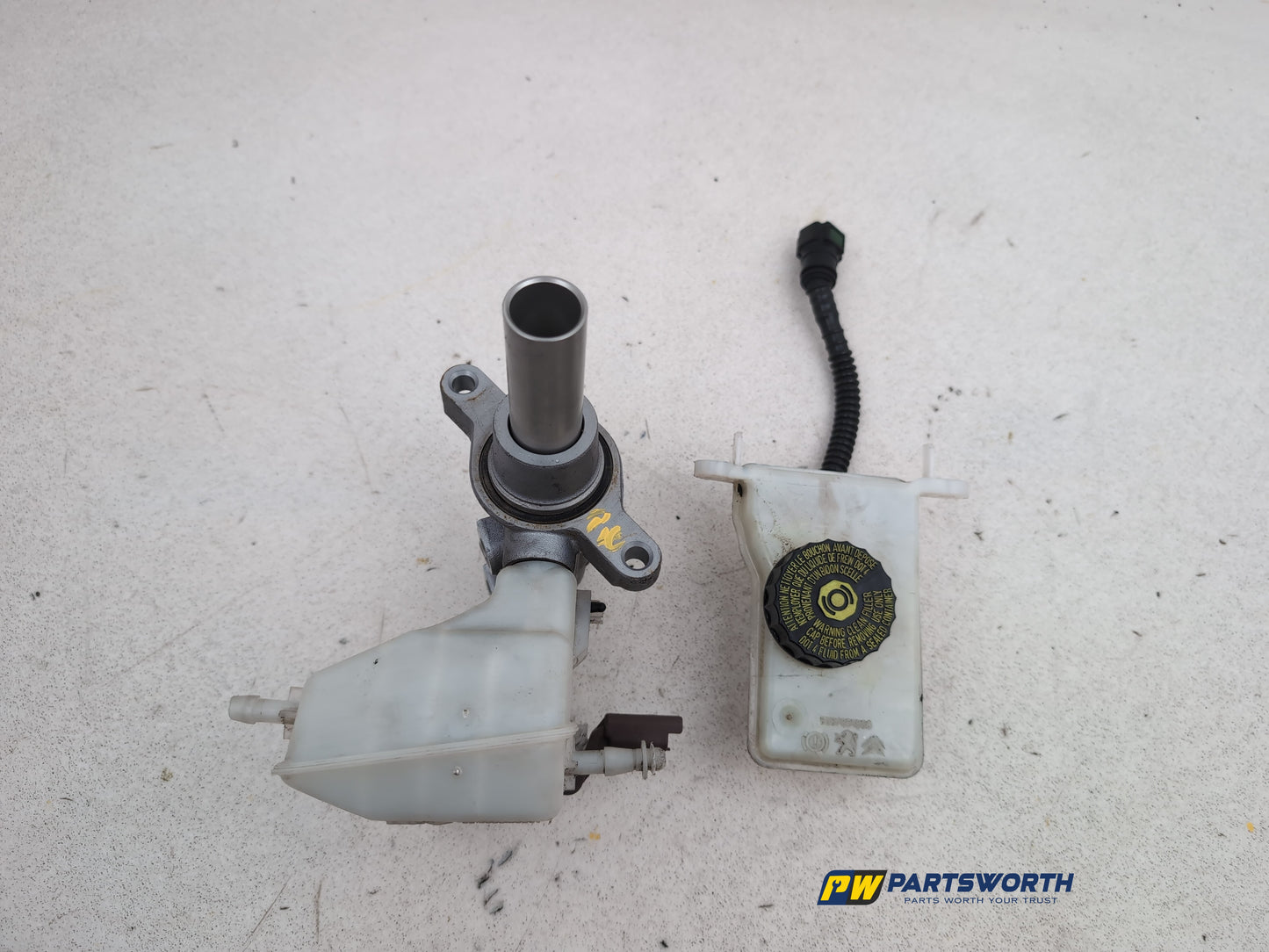 Brake Master Cylinder Assembly 2