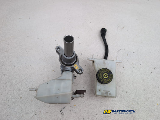 Brake Master Cylinder Assembly 2