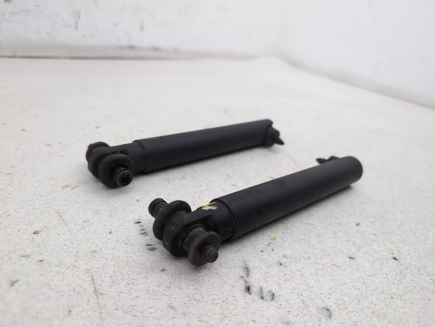Tailgate Support Strut 3