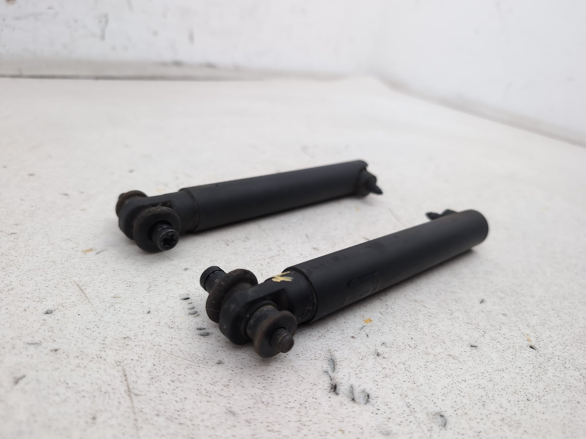 Tailgate Support Strut 3