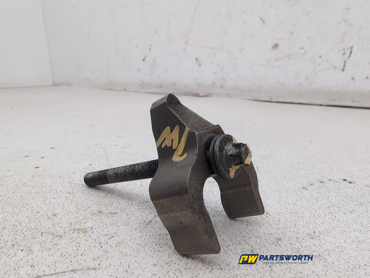 FUEL INJECTOR COVER ENGINE TRIM 2