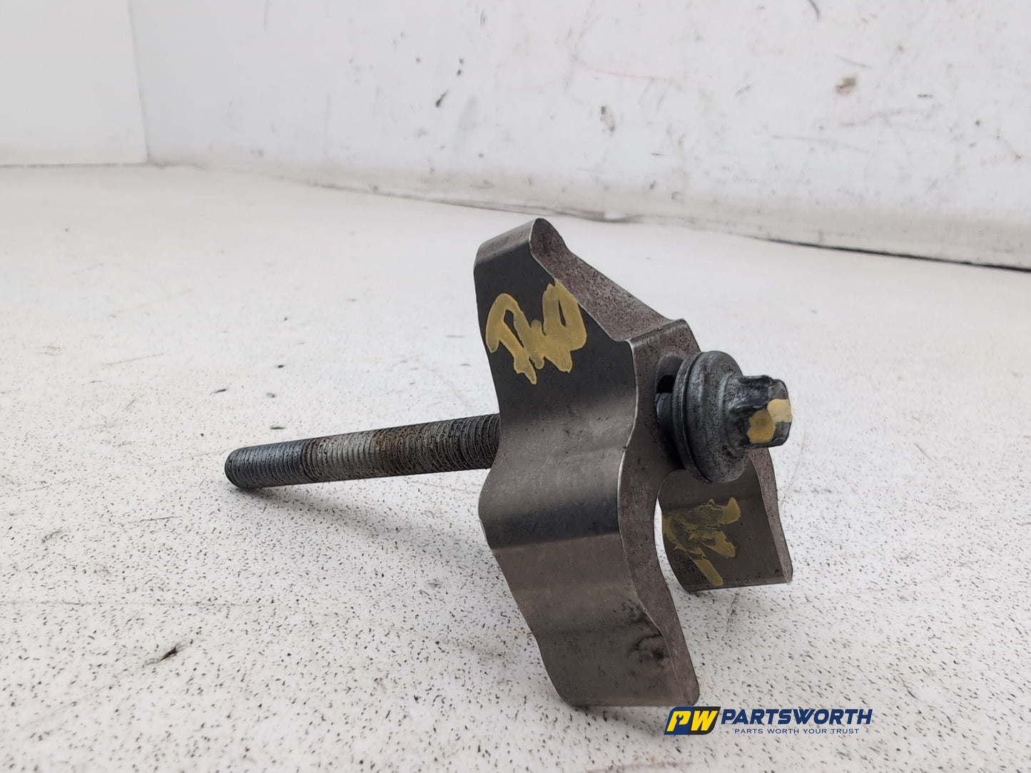 FUEL INJECTOR COVER ENGINE TRIM 2