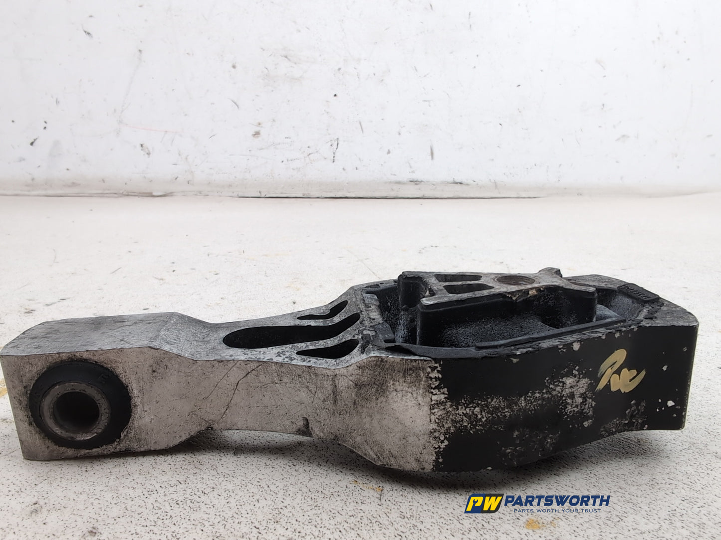 Engine Mounting Bracket 2