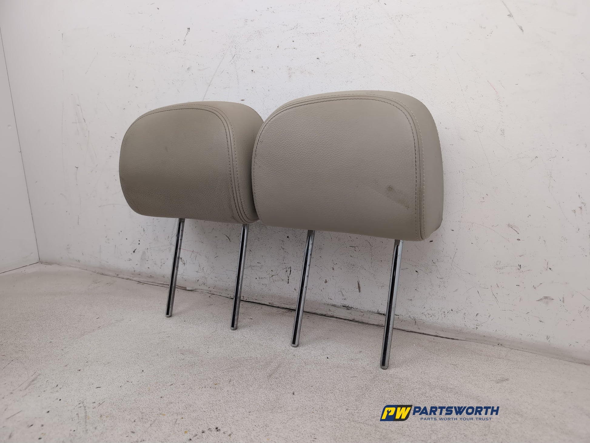 Headrest Front Pair 2