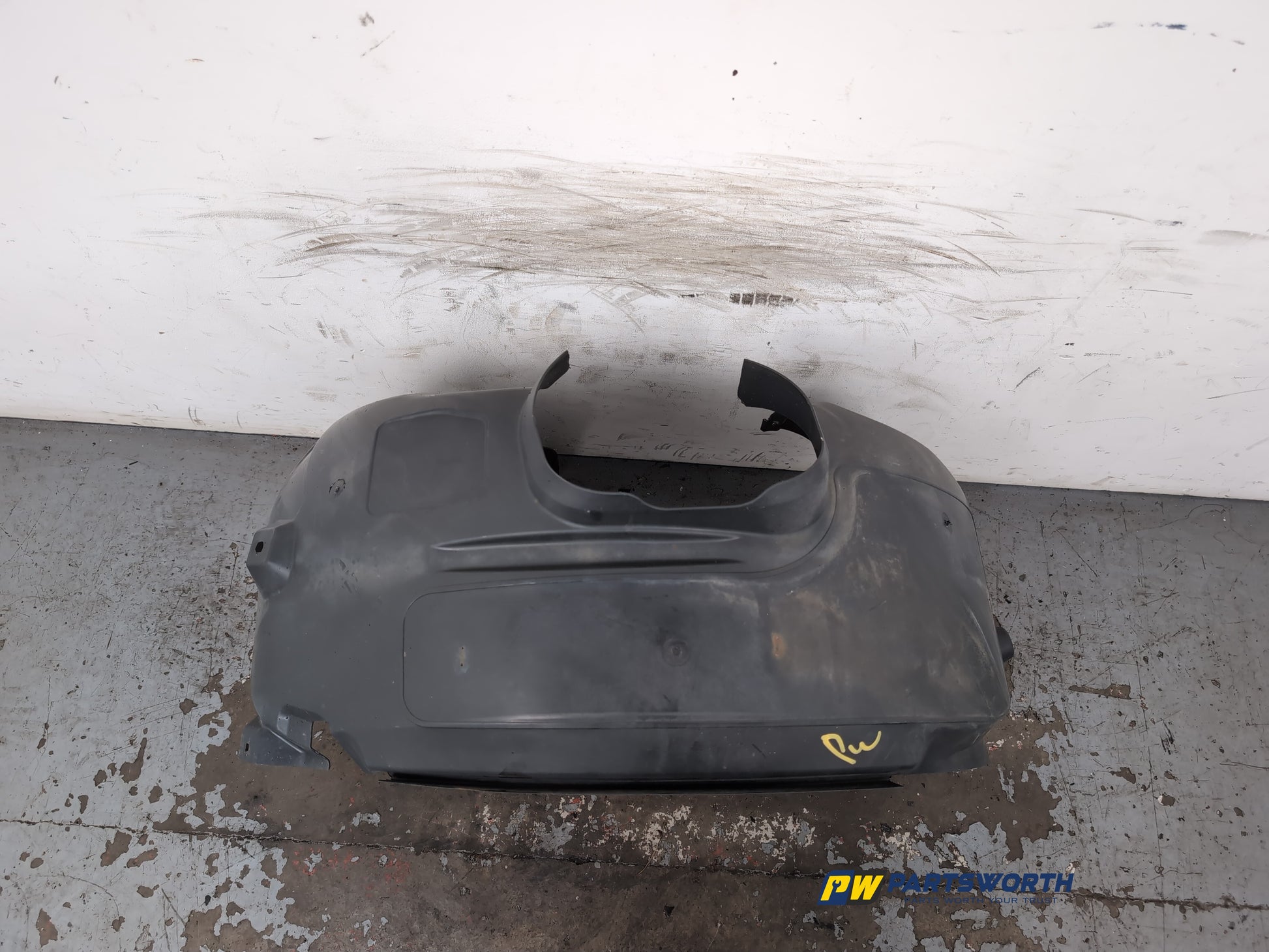 Moulding Wheel Arch Front LH 2
