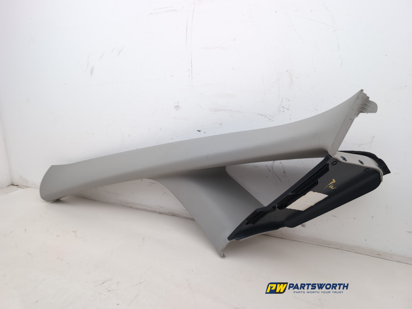 LH A Pillar Trim  2