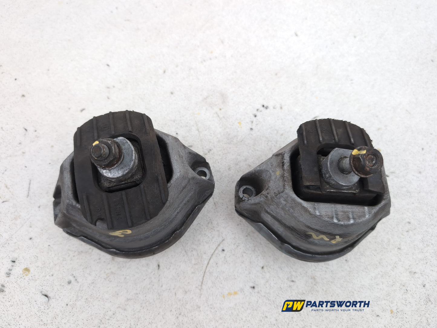 Set Of Engine Mounts LH + RH 2