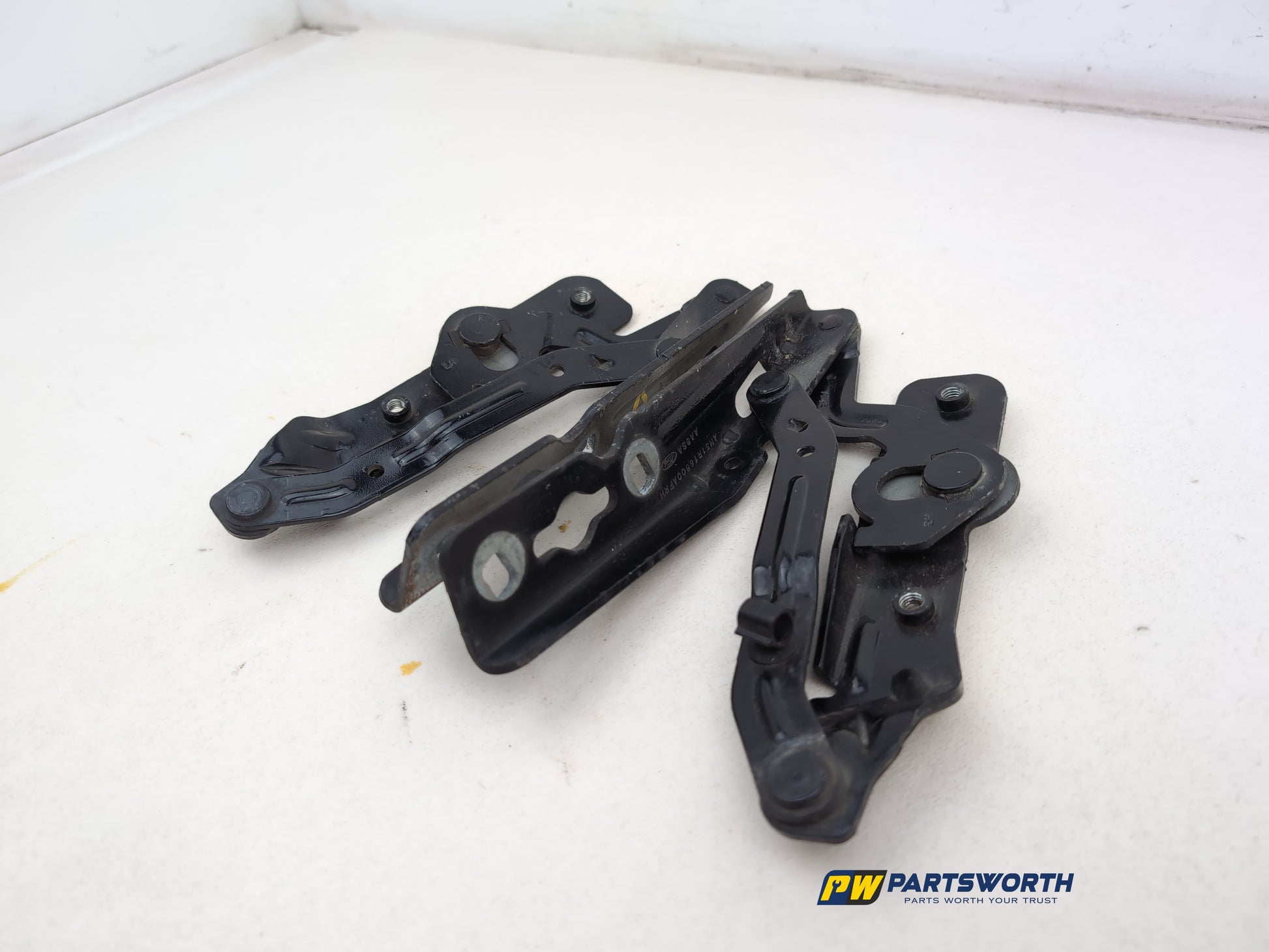 Bonnet Hinges 2