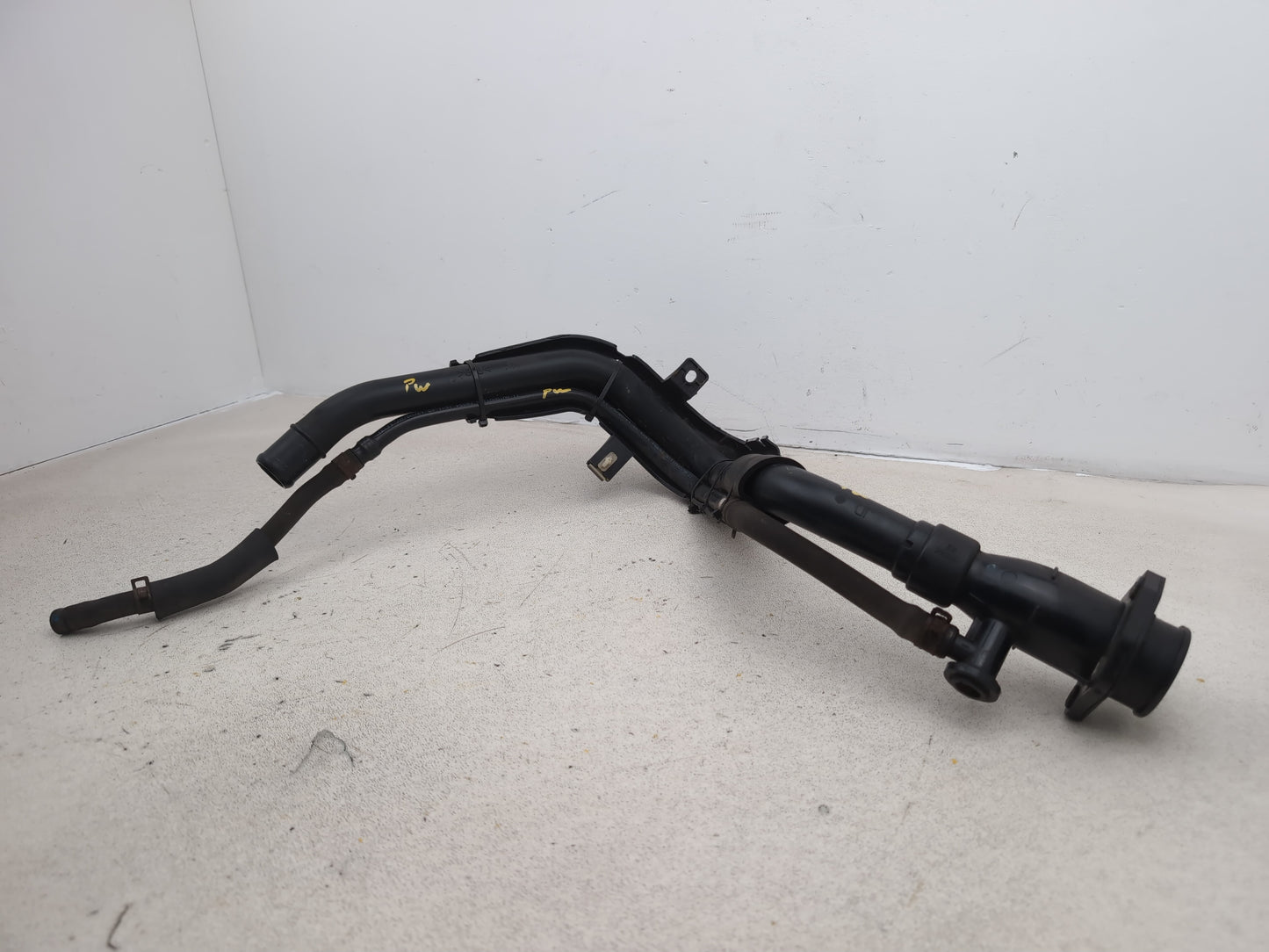 Fuel filler neck 2
