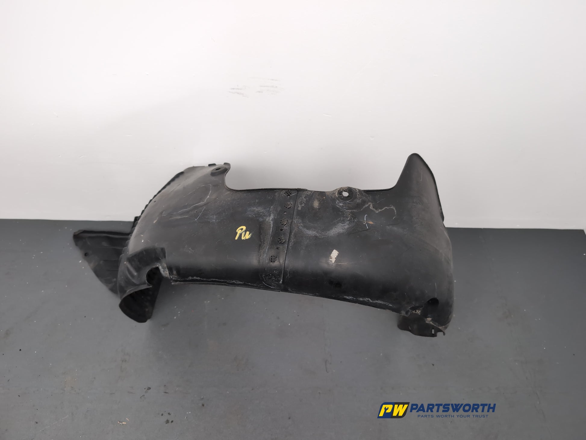 Moulding Wheel Arch Front LH 2