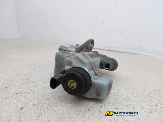 Brake Master Cylinder Assembly 2