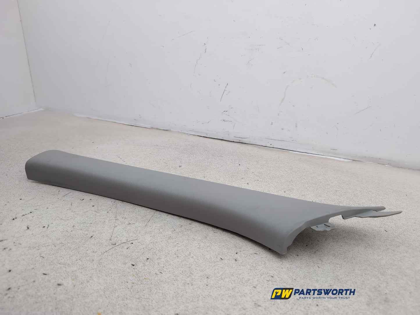 LH A Pillar Trim  4