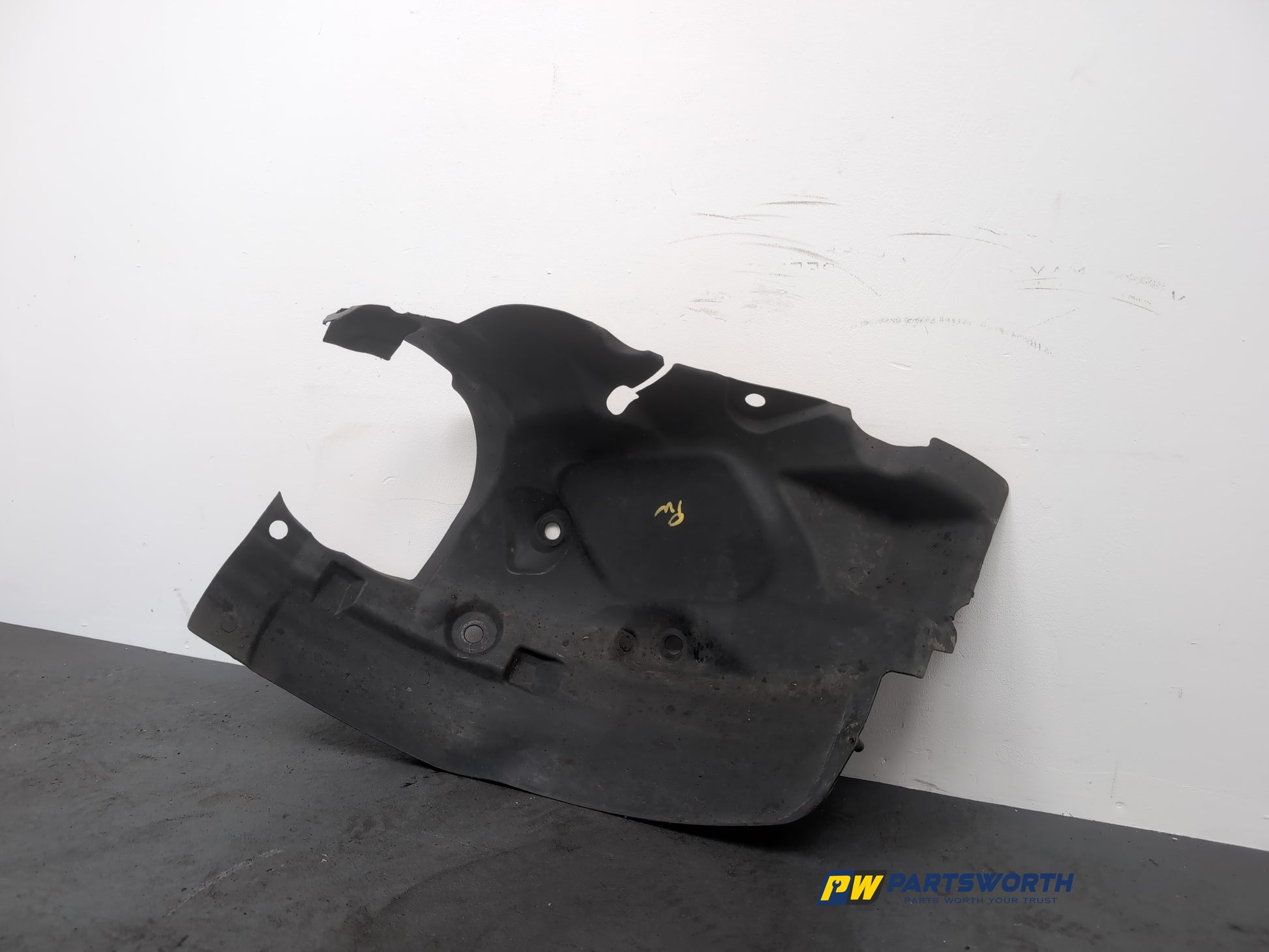 Moulding Wheel Arch Front RH 3