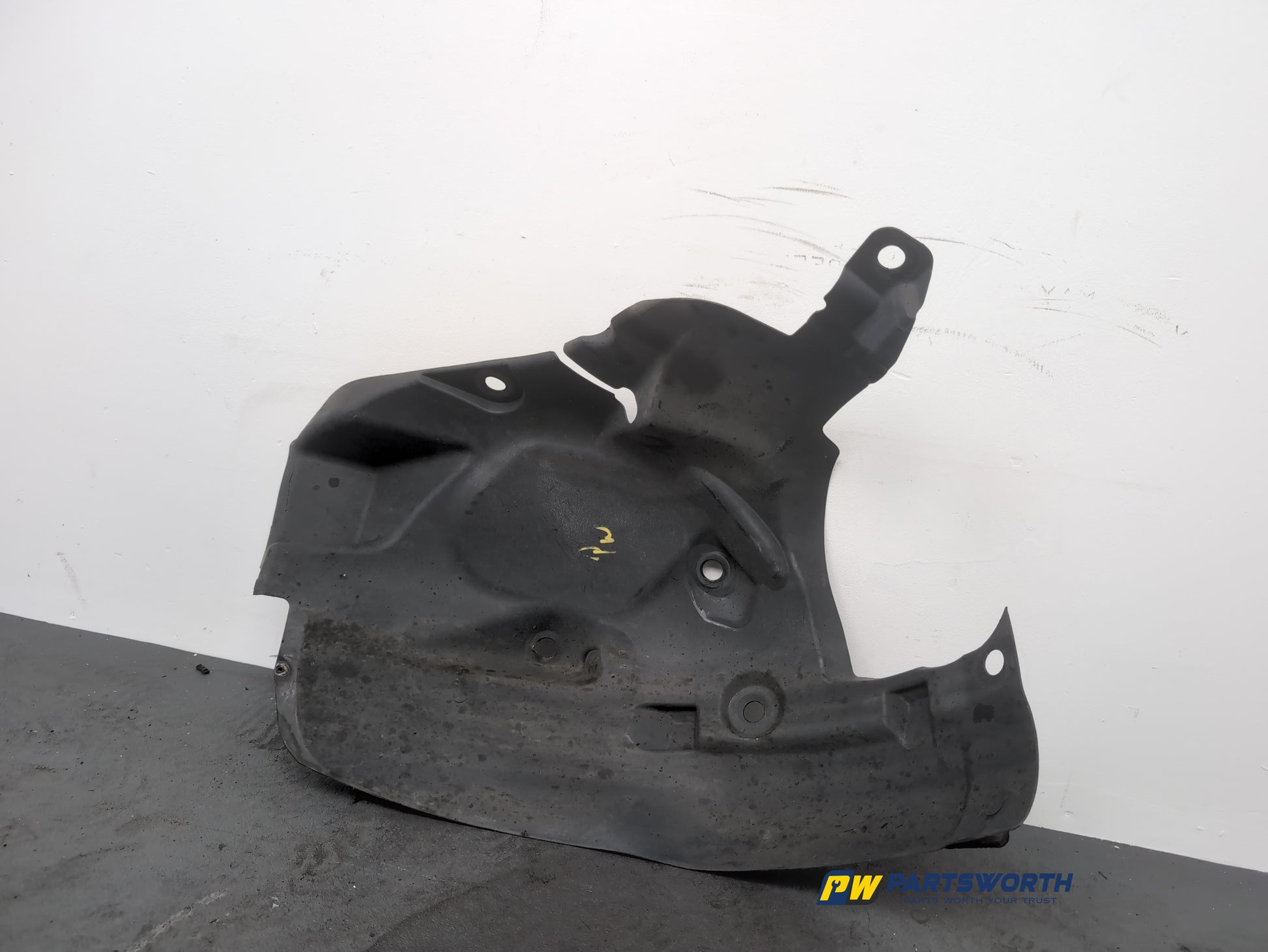 Moulding Wheel Arch Front LH 4