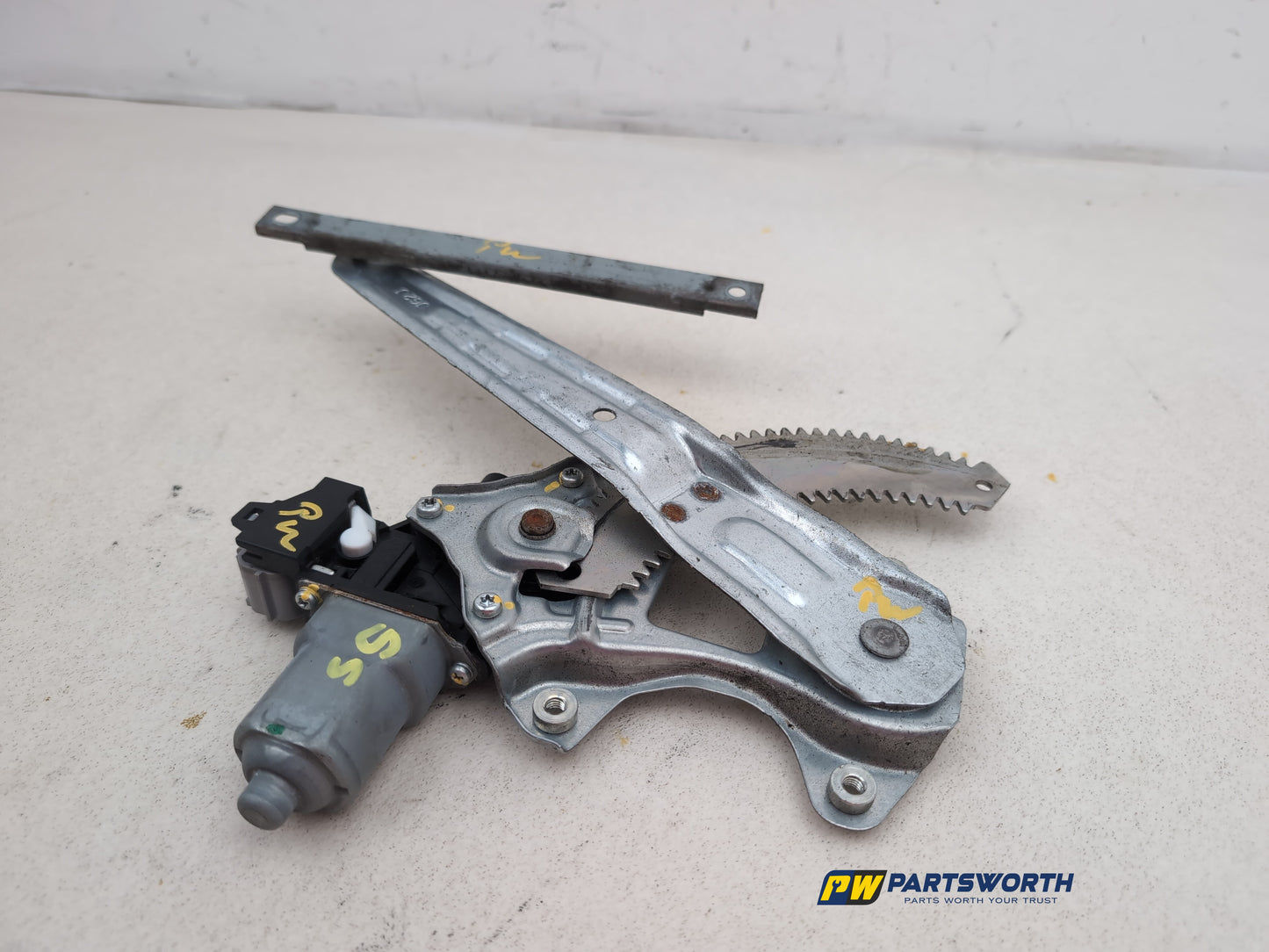 Door Rear Window Regulator LH 4