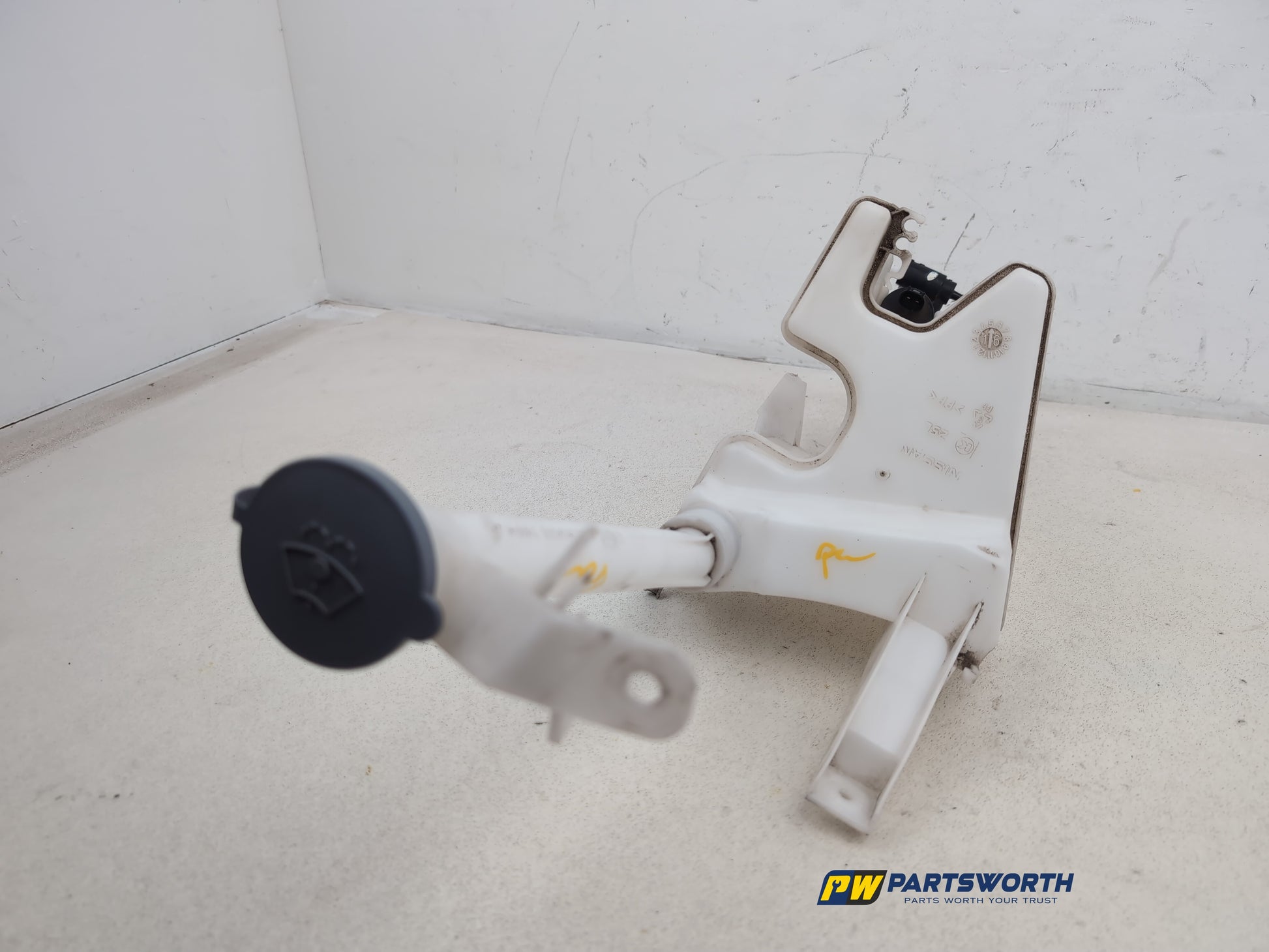 Washer Bottle Windscreen 4