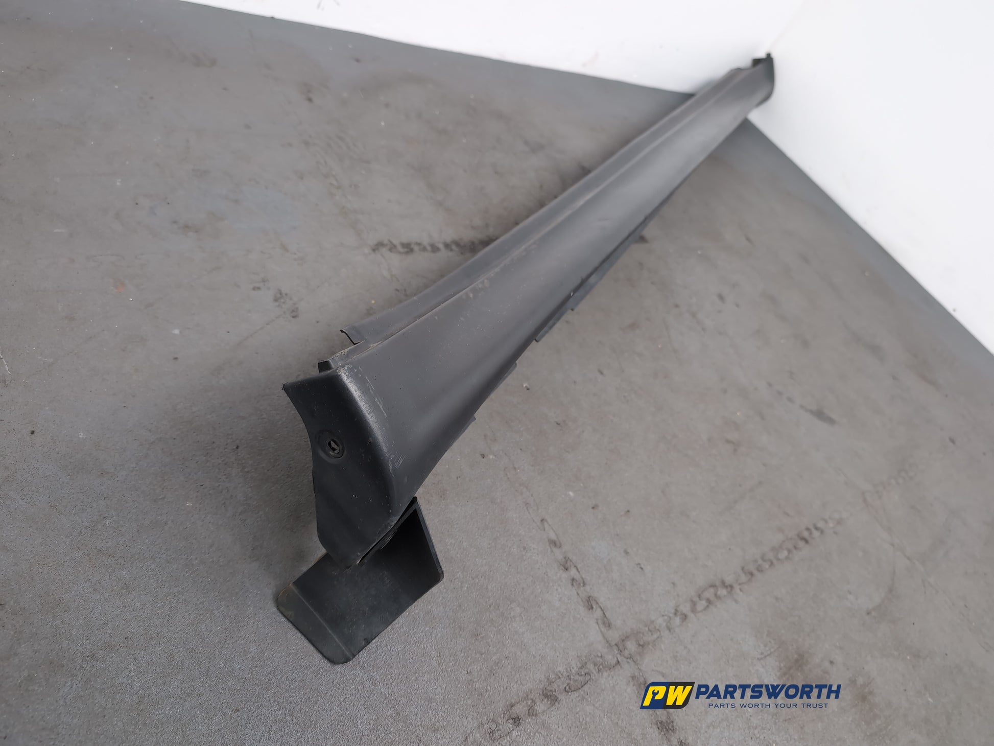 Side Skirt RH 3