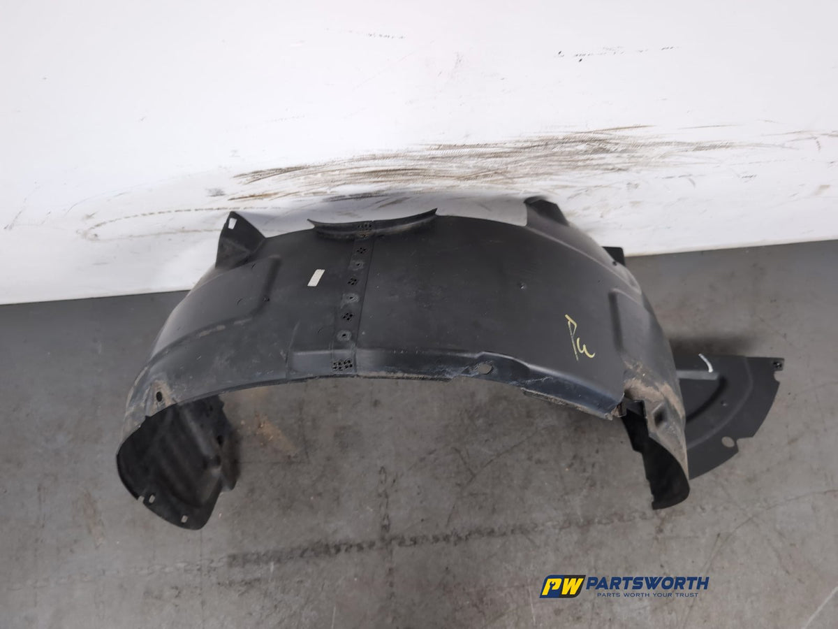 Moulding Wheel Arch Front RH 2