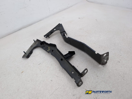 Audi A5 S Line Tfsi 8t/8f Coupe Front Wing Mounting Bracket Pair 2007-2016 - photo 2