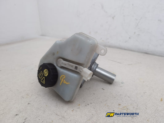 Jaguar Xf X260 2.0l Diesel Brake Master Cylinder Assembly T2h7388 2015-2020 - photo 2