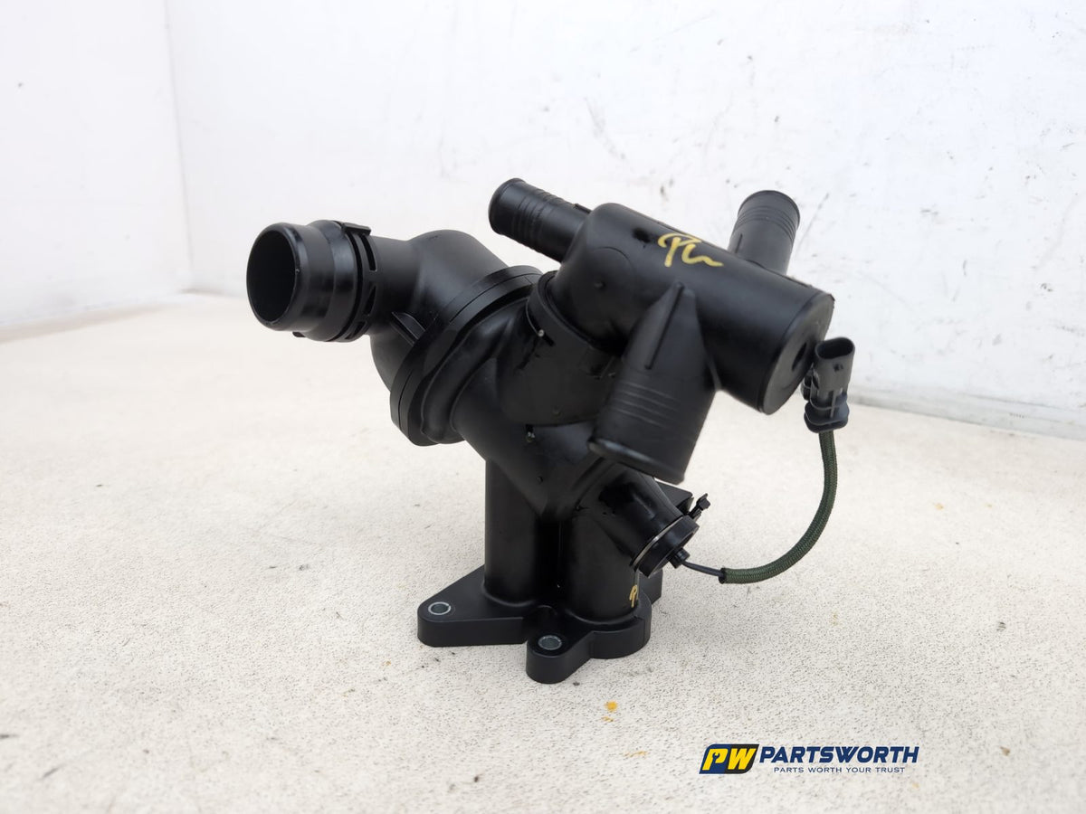 Jaguar Xf X260 2.0l Diesel Thermostat Housing G4d38575af 2015-2020 - photo 2