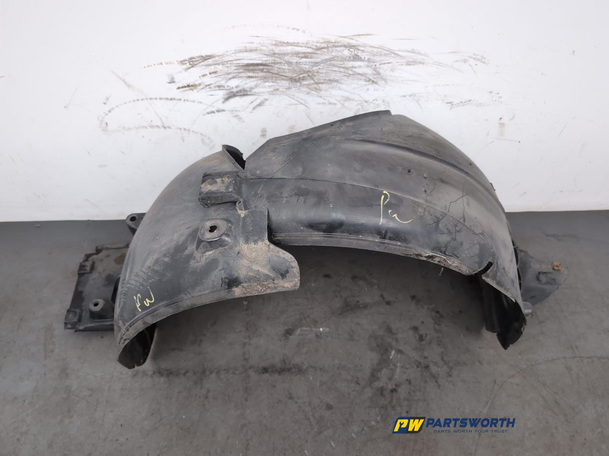 Moulding Wheel Arch Front RH 2