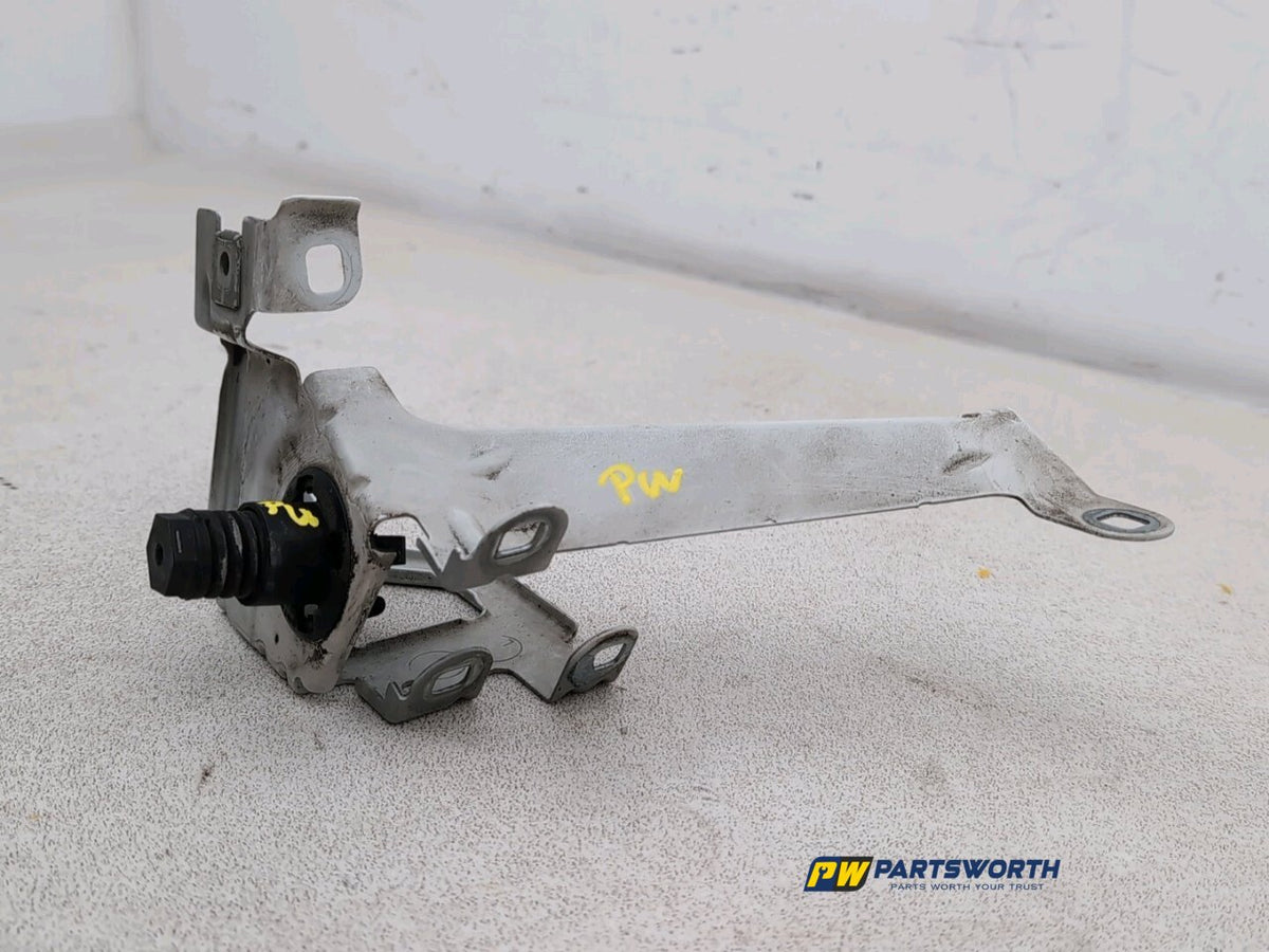 BMW 6 SERIES 640D M SPORT GRAN COUPE F13 FRONT LEFT WING BRACKET 2015-2018 2