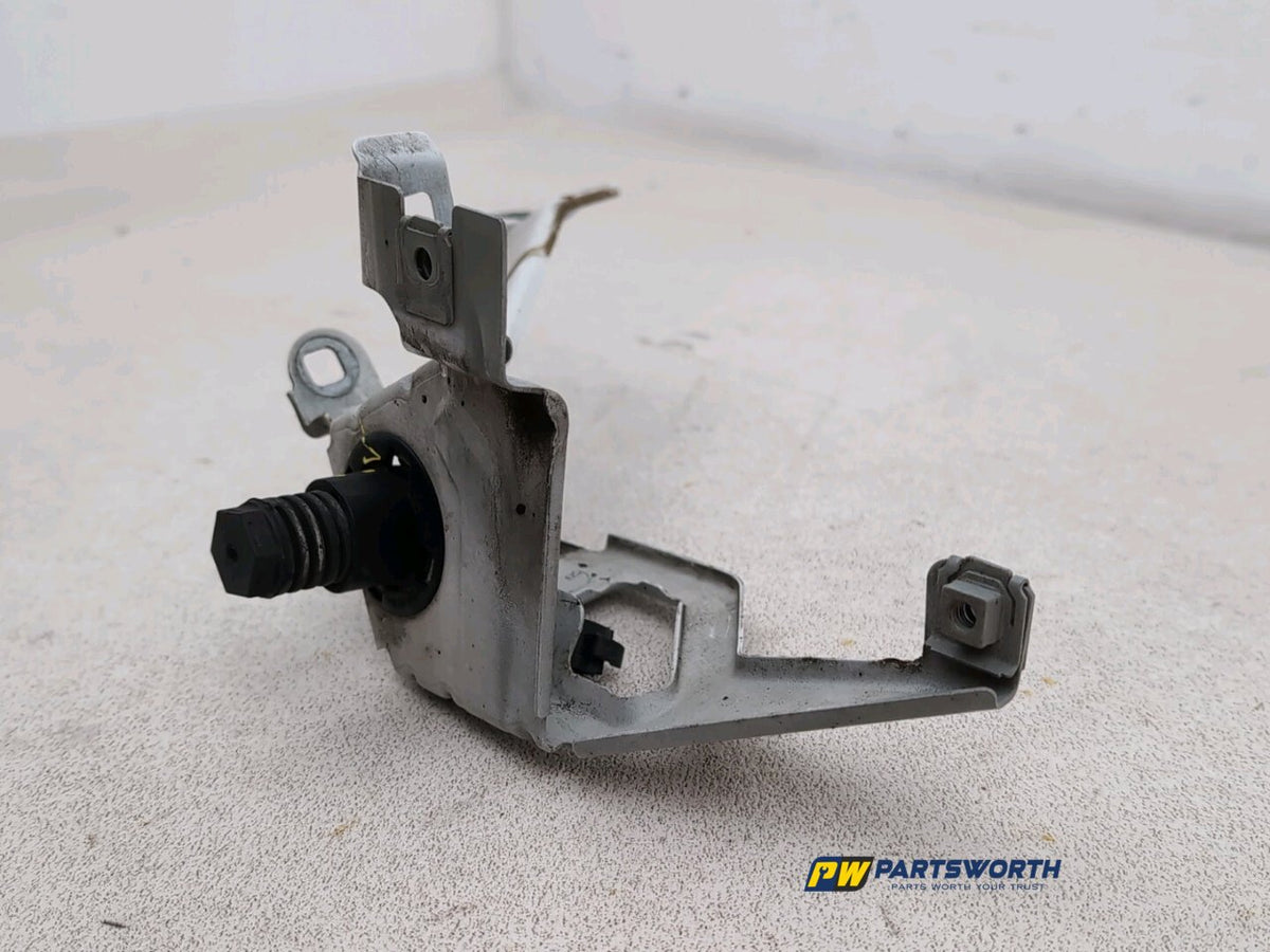 BMW 6 SERIES 640D M SPORT GRAN COUPE F13 FRONT RIGHT WING BRACKET 2015-2018 2