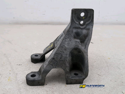 JAGUAR XE PORTFOLIO D X760 2.0L DIESEL ENGINE MOUNTING BRACKET RIGHT 2015-2019 2