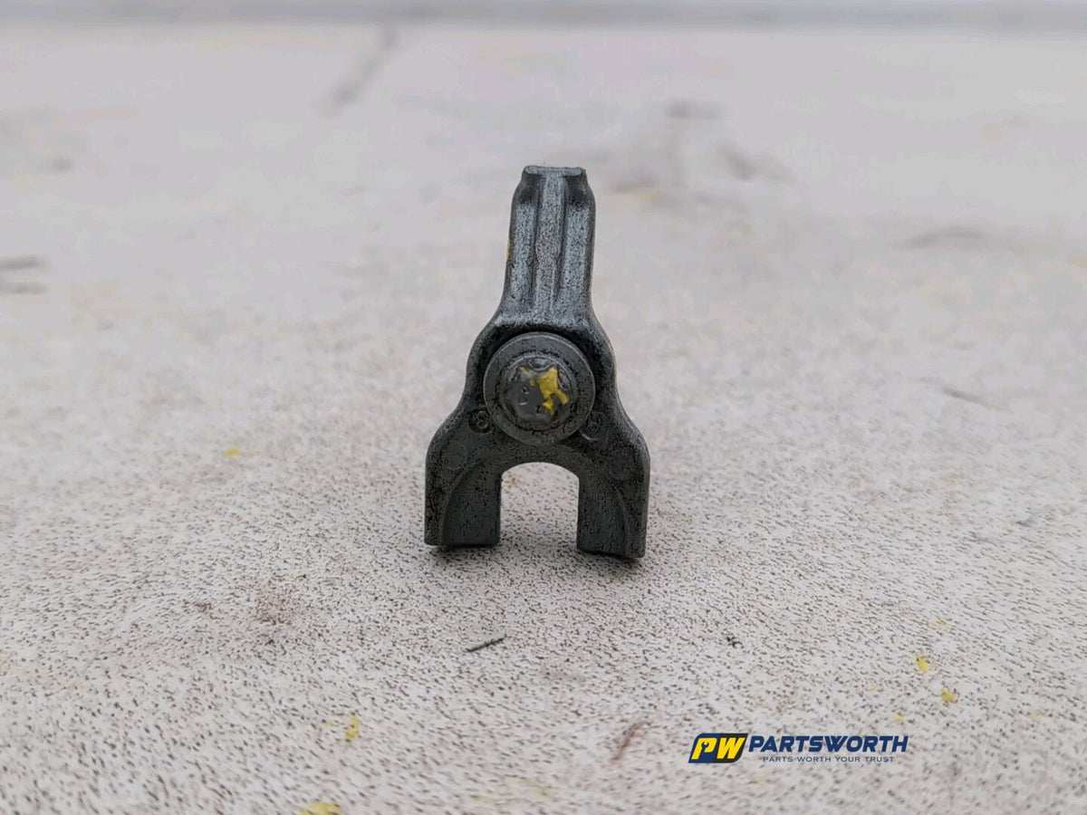 BMW 6 SERIES 640D M SPORT GRAN COUPE F13 FUEL INJECTOR BRACKET X1 8578607 12-18 2