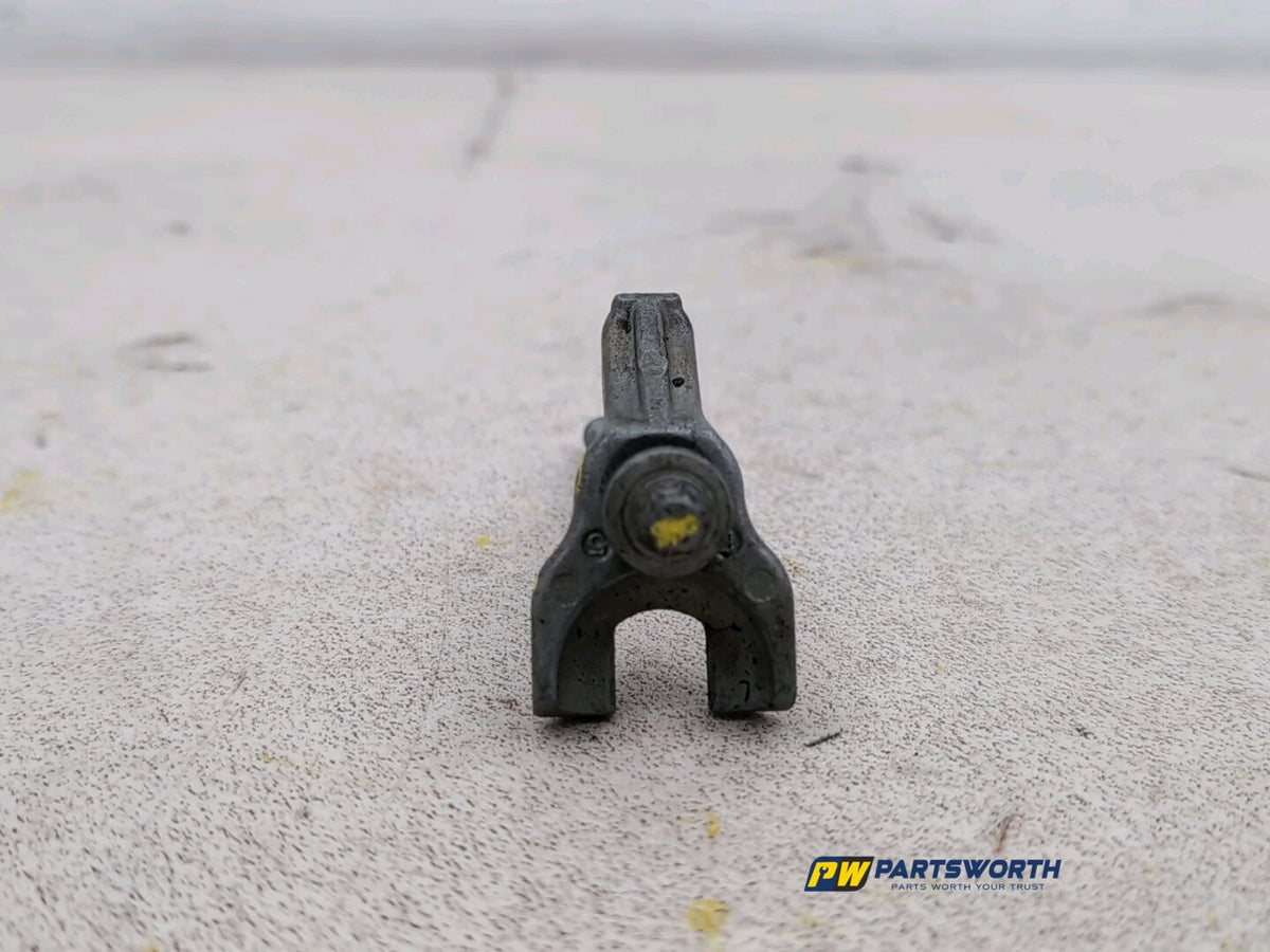 BMW 6 SERIES 640D F13 3.0L DIESEL N57D30B X1 FUEL INJECTOR BRACKET 8578607 12-18 2