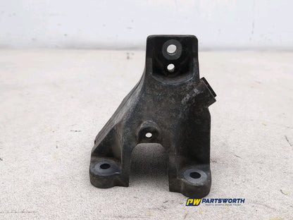 JAGUAR XE PORTFOLIO D AUTO X760 2.0L DIESEL ENGINE MOUNTING BRACKET LEFT 2015-19 2