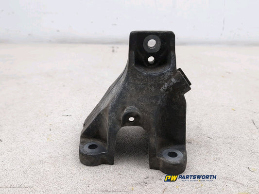 JAGUAR XE PORTFOLIO D AUTO X760 2.0L DIESEL ENGINE MOUNTING BRACKET LEFT 2015-19 2