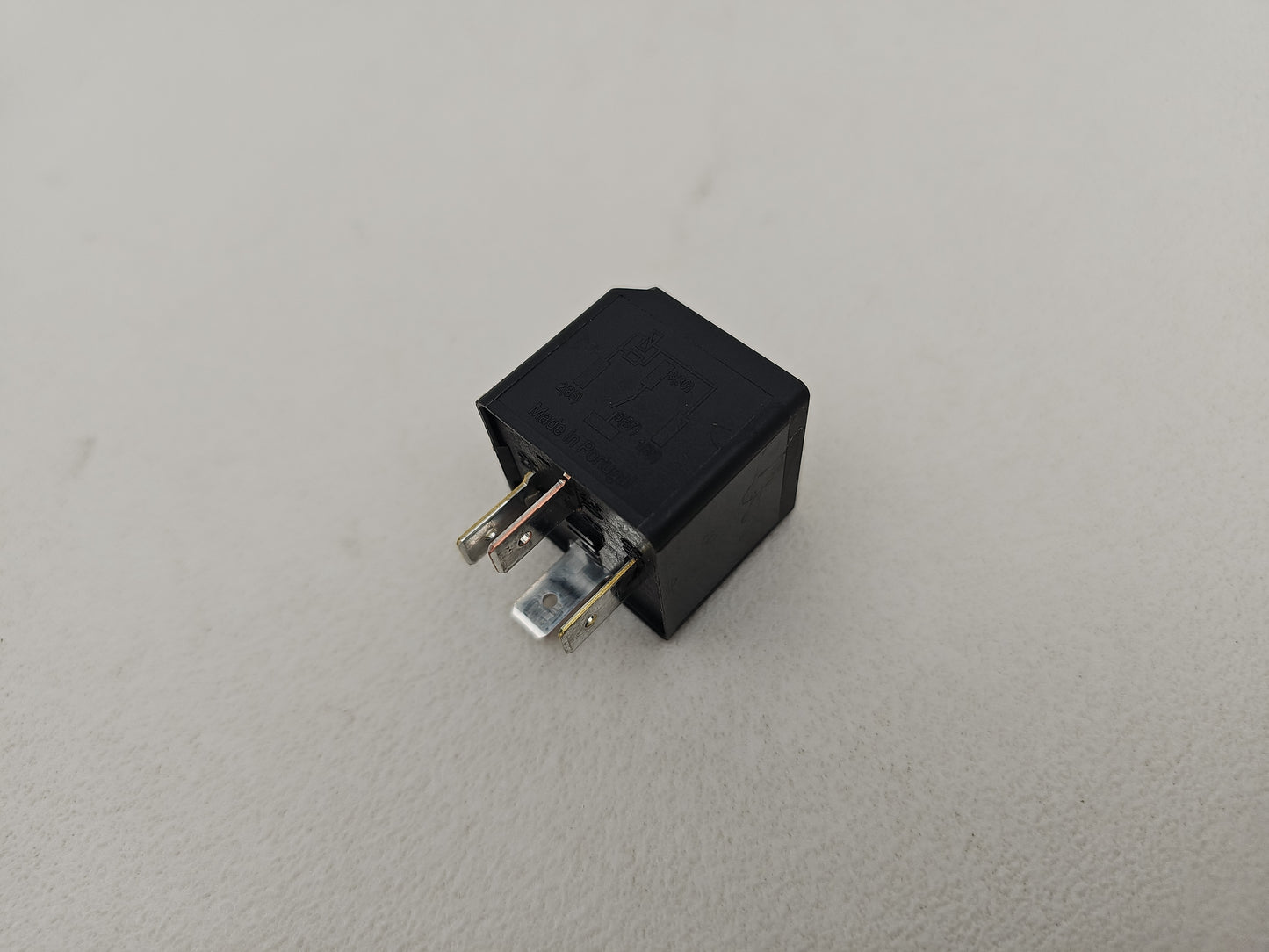 Jaguar/Land Rover Relay 4-Pin Black 12v 40a 2.0 Diesel Dh2214b192ca Oem Genuine - photo 2