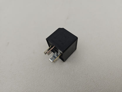 Jaguar/Land Rover Relay 4-Pin Black 12v 40a 2.0 Diesel Dh2214b192ca Oem Genuine - photo 2
