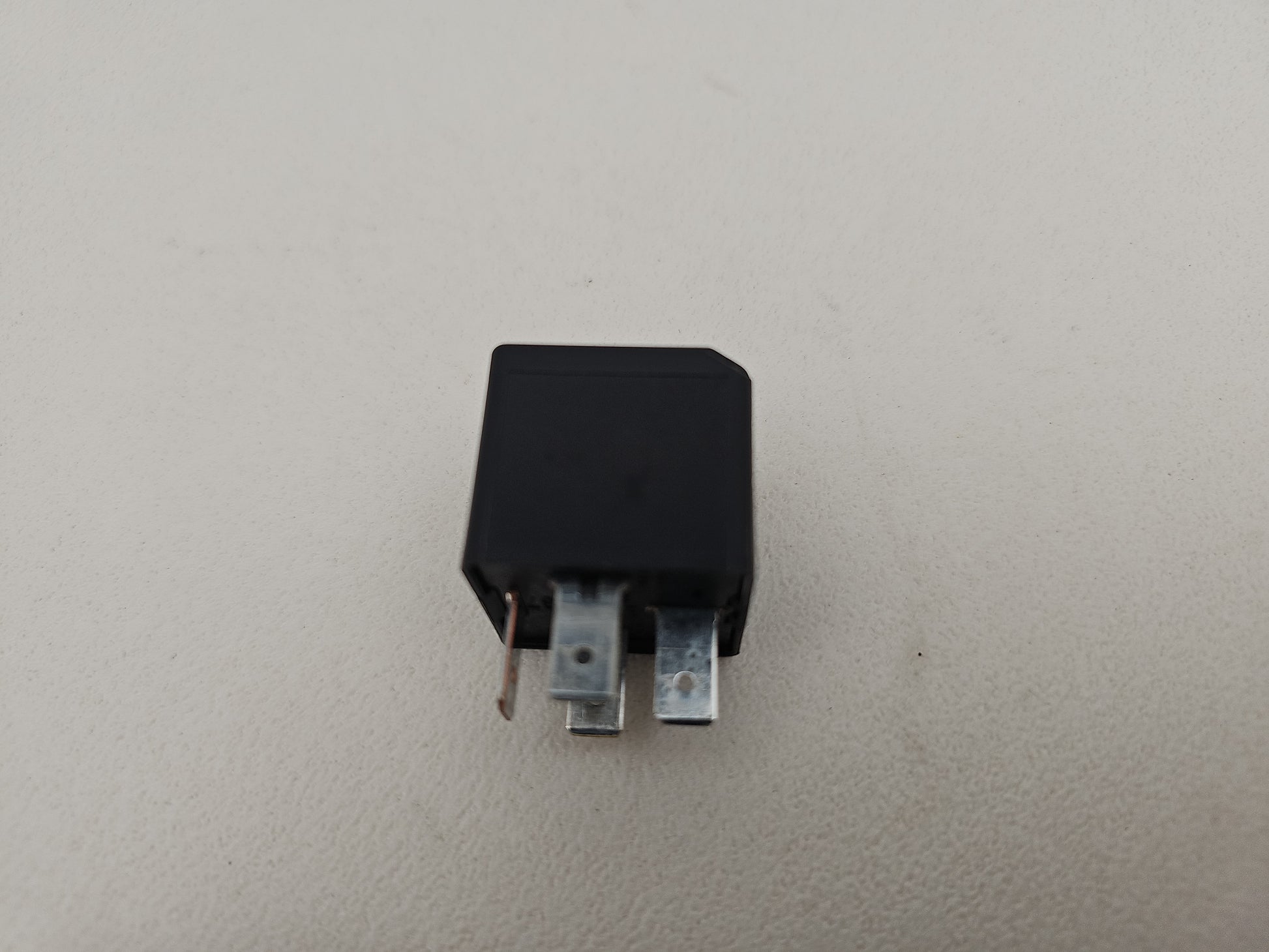 Jaguar/Land Rover Relay 4-Pin Black 12v 40a 2.0 Diesel Dh2214b192ca Oem Genuine - photo 2