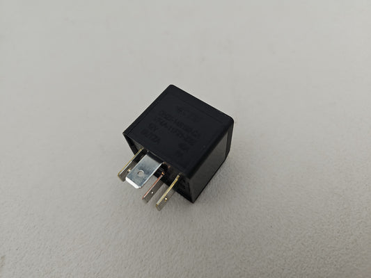 Jaguar/Land Rover Relay 4-Pin Black 12v 40a 2.0 Diesel Dh2214b192ca Oem Genuine - photo 2