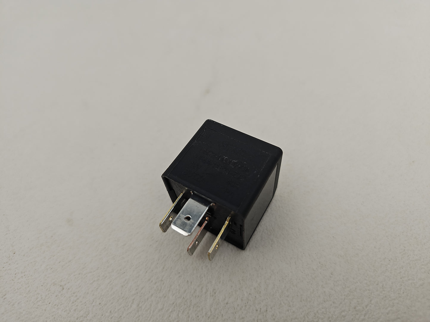 Jaguar/Land Rover Relay 4-Pin Black 12v 40a 2.0 Diesel Dh2214b192ca Oem Genuine - photo 2