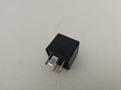 Jaguar/Land Rover Relay 4-Pin Black 12v 40a 2.0 Diesel Dh2214b192ca Oem Genuine - photo 2